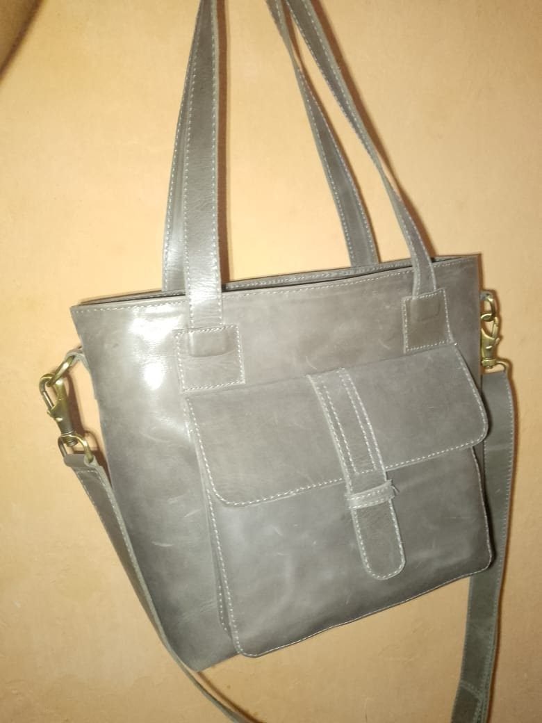 Classic Leather Tote Bag with Front Pocket - view 5