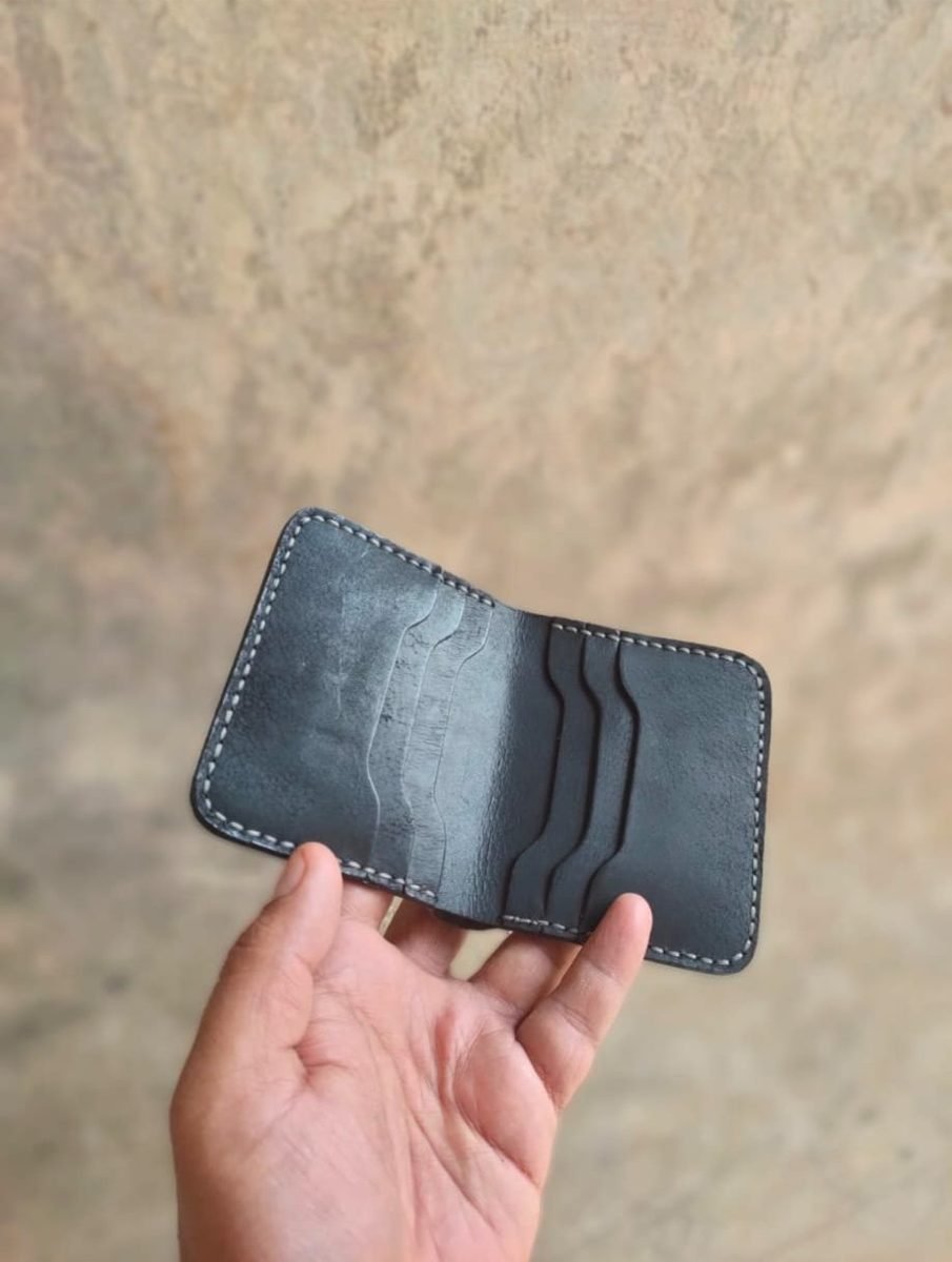 Minimal Black Card Wallet - view 3